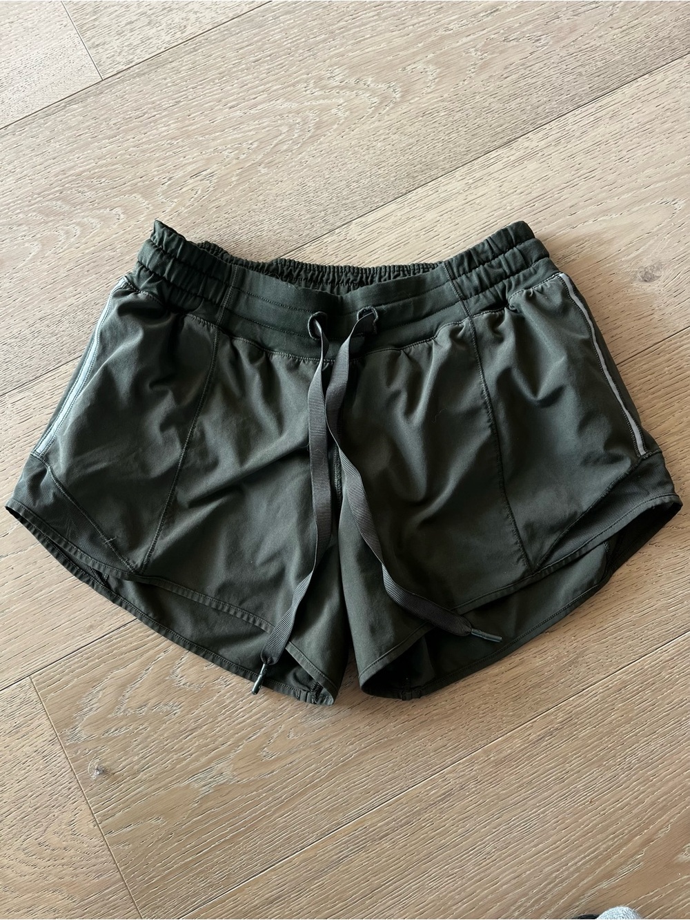 Lululemon Women’s Active Drawstring Running Workout Shorts - Olive Army Green 2